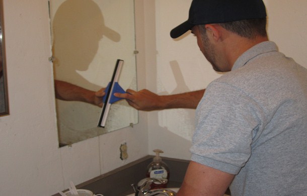 avondale-mirror-cleaning
